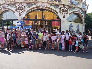 Lire la suite à propos de l’article Sortie familiale au parc d’attractions La Récré des 3 Curés à Milizac